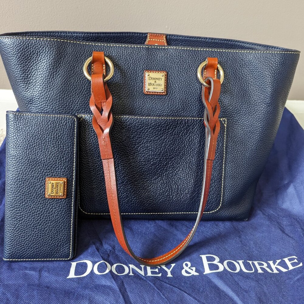 Dooney & Bourke Tote with wallet